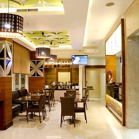 Biz Boulevard Hotel Manado Kültér fotó