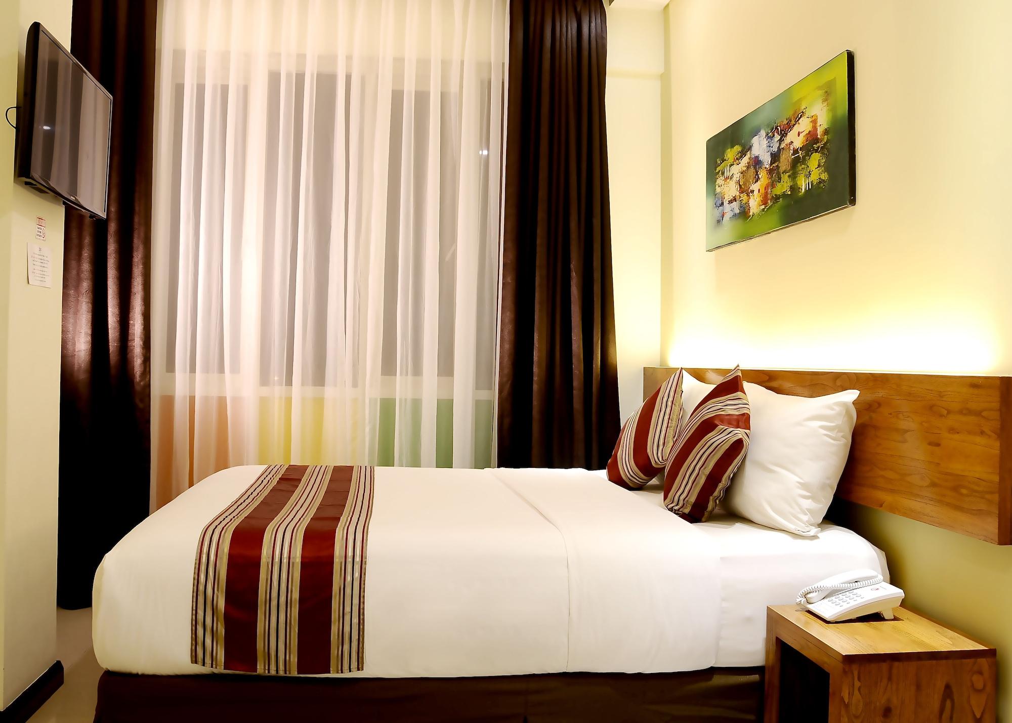 Biz Boulevard Hotel Manado Kültér fotó