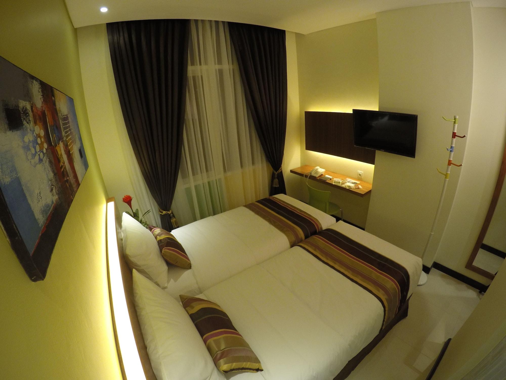 Biz Boulevard Hotel Manado Kültér fotó