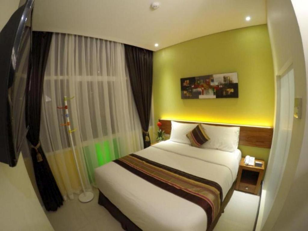 Biz Boulevard Hotel Manado Kültér fotó