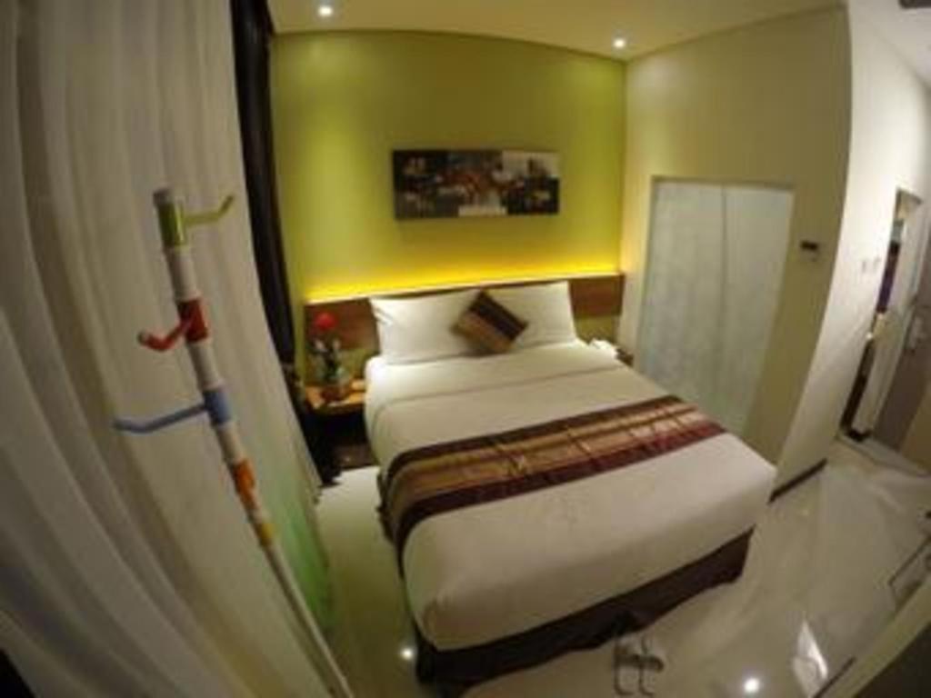 Biz Boulevard Hotel Manado Kültér fotó