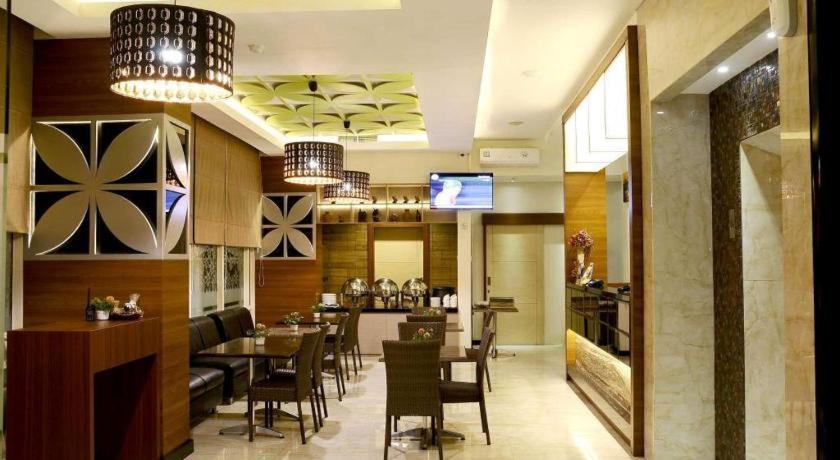 Biz Boulevard Hotel Manado Kültér fotó