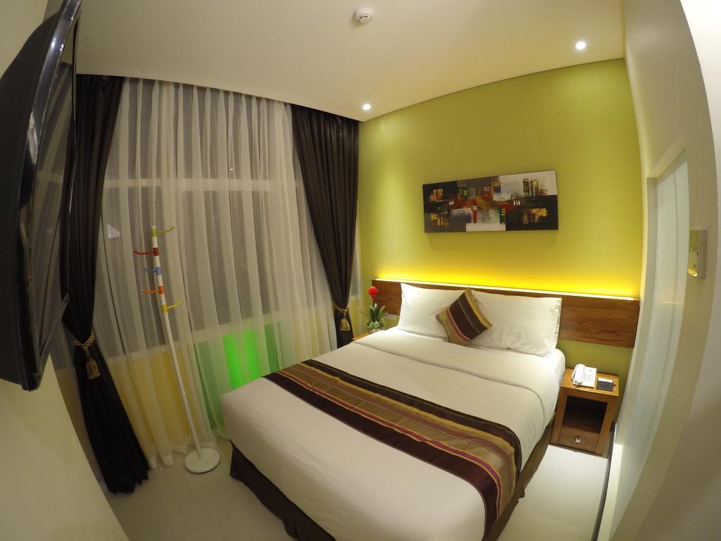 Biz Boulevard Hotel Manado Kültér fotó