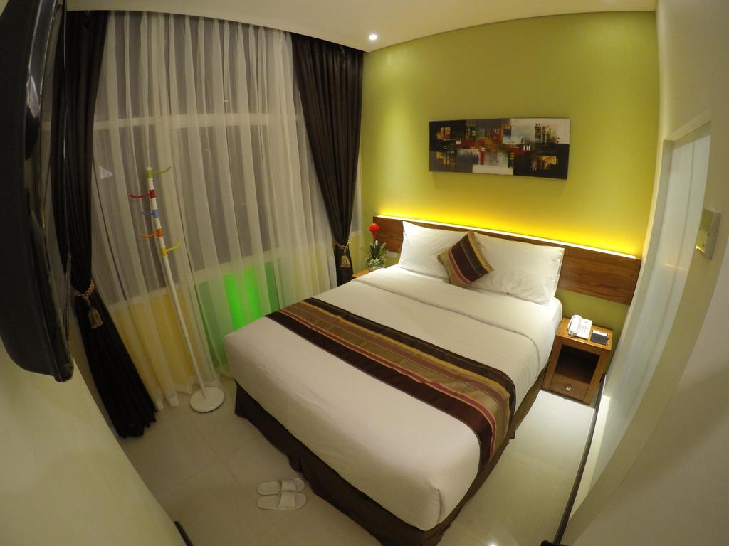 Biz Boulevard Hotel Manado Kültér fotó