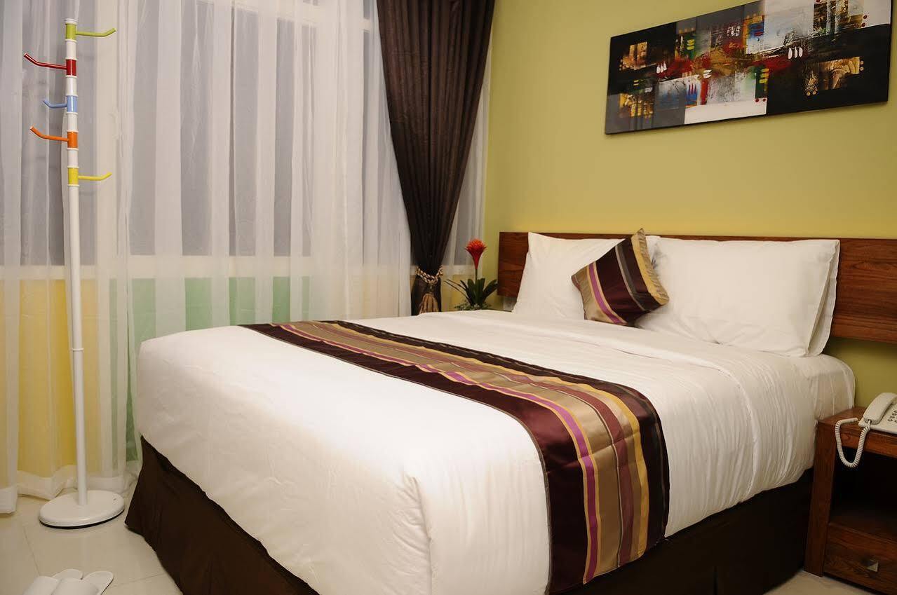 Biz Boulevard Hotel Manado Kültér fotó