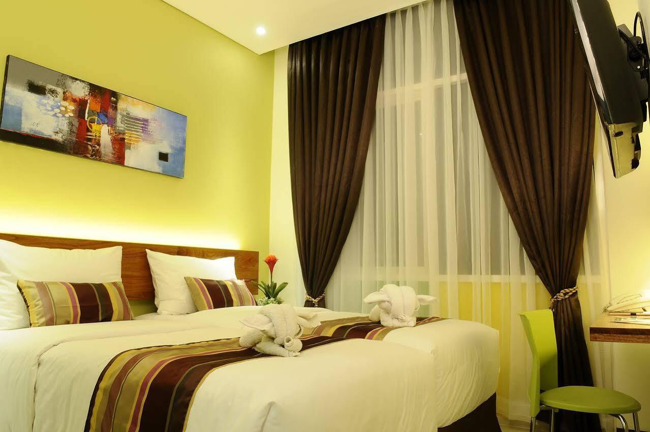 Biz Boulevard Hotel Manado Kültér fotó